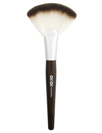Chi Chi Powder / Fan Brush - 109 product photo