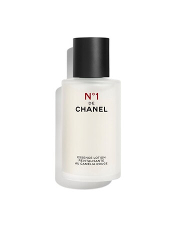 CHANEL N°1 DE CHANEL REVITALIZING ESSENCE LOTION Plumps - Unifies - Illuminates product photo