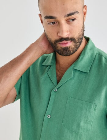 Gasoline Linen Short Sleeve Shirt, Green product photo