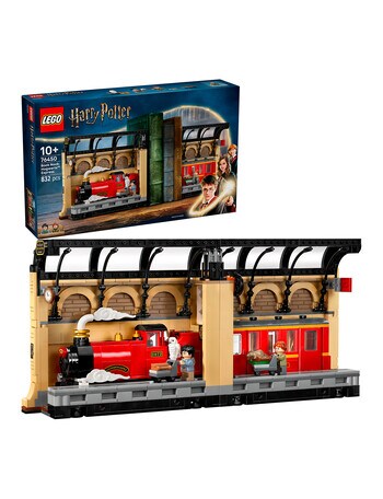 LEGO Harry Potter Book Nook: Hogwarts Express product photo