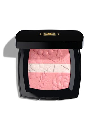 CHANEL LES SIGNES DE Illuminating Powder Blush, PÊCHE LUMIÈRE product photo