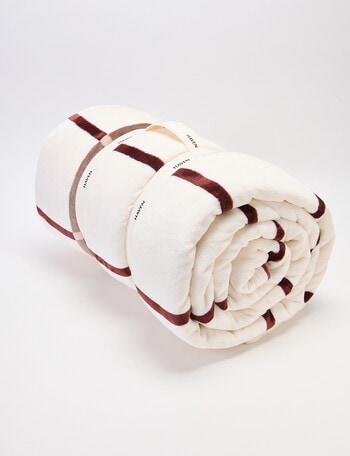 Haven Merit Fleece Sherpa Blanket product photo