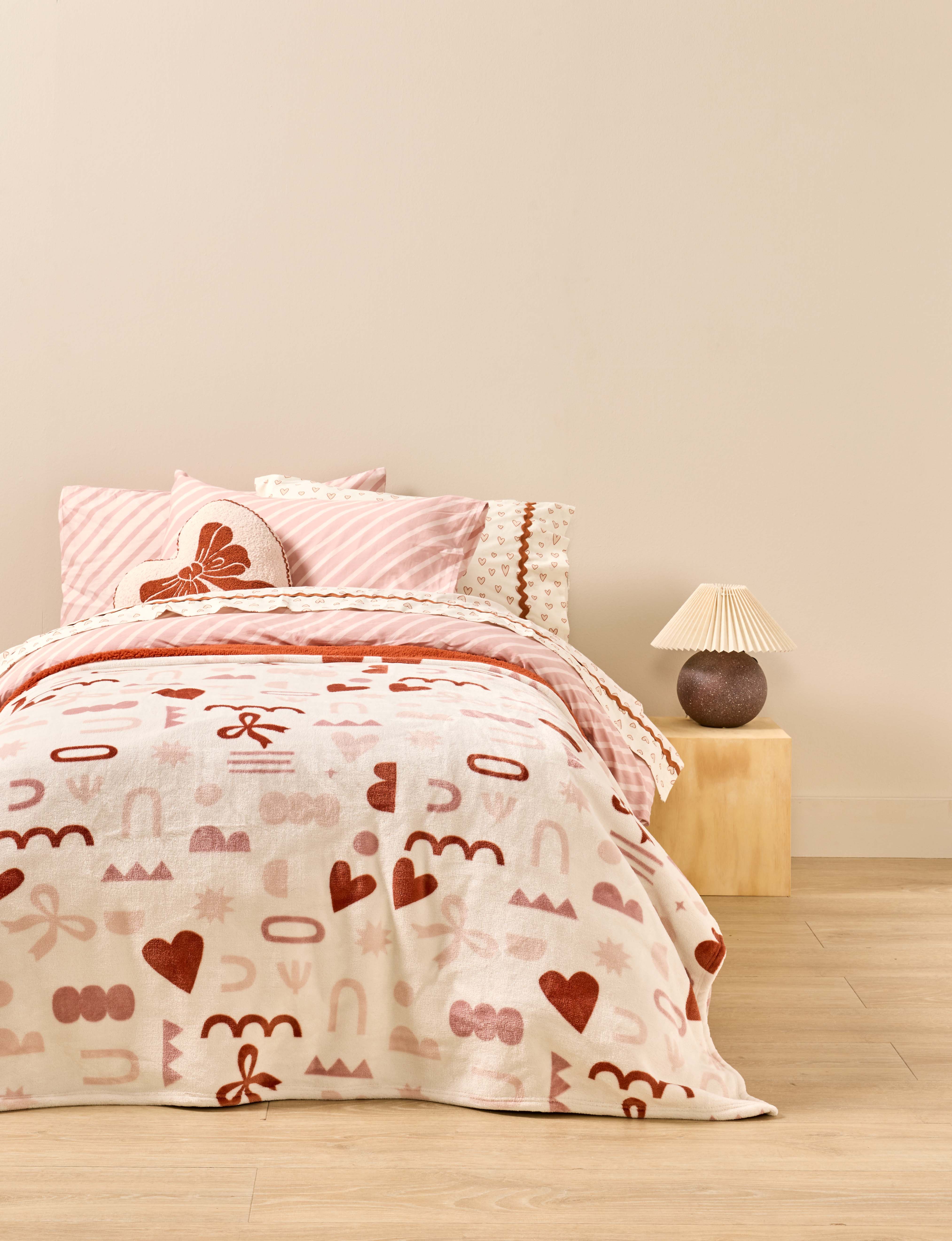 Haven Kids I Heart Blanket product photo